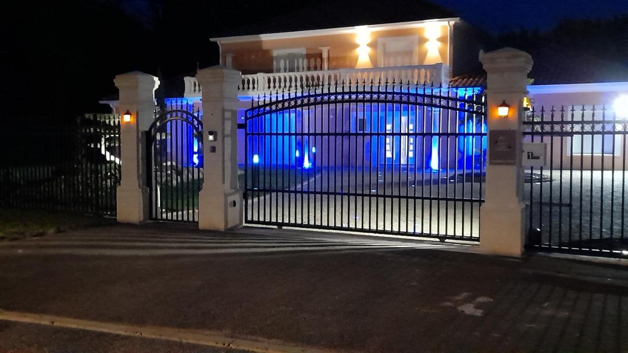 Villa Des Chenes-Adult Only Saint-Doulchard Екстер'єр фото