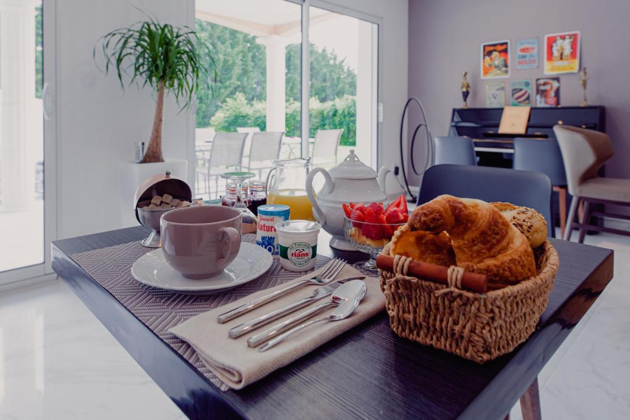 Villa Des Chenes-Adult Only Saint-Doulchard Екстер'єр фото