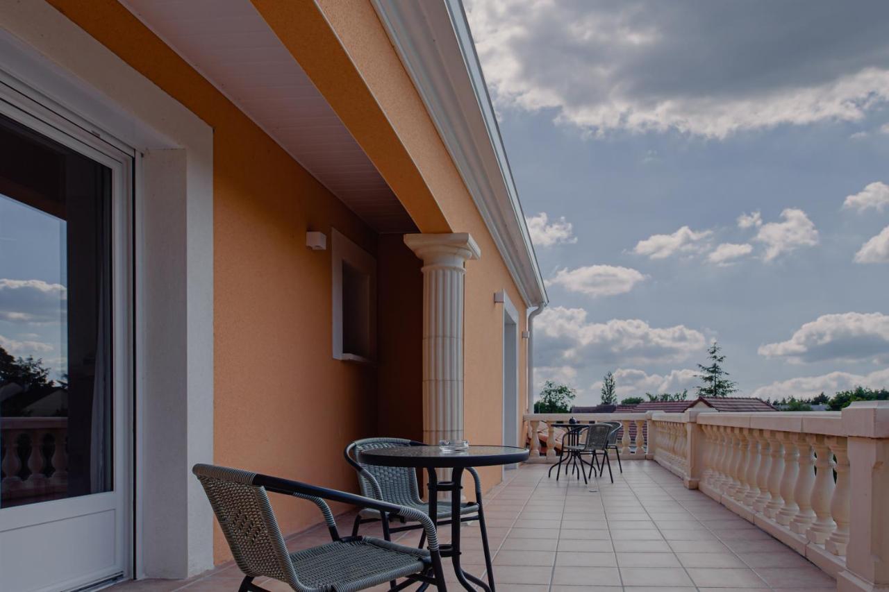 Villa Des Chenes-Adult Only Saint-Doulchard Екстер'єр фото