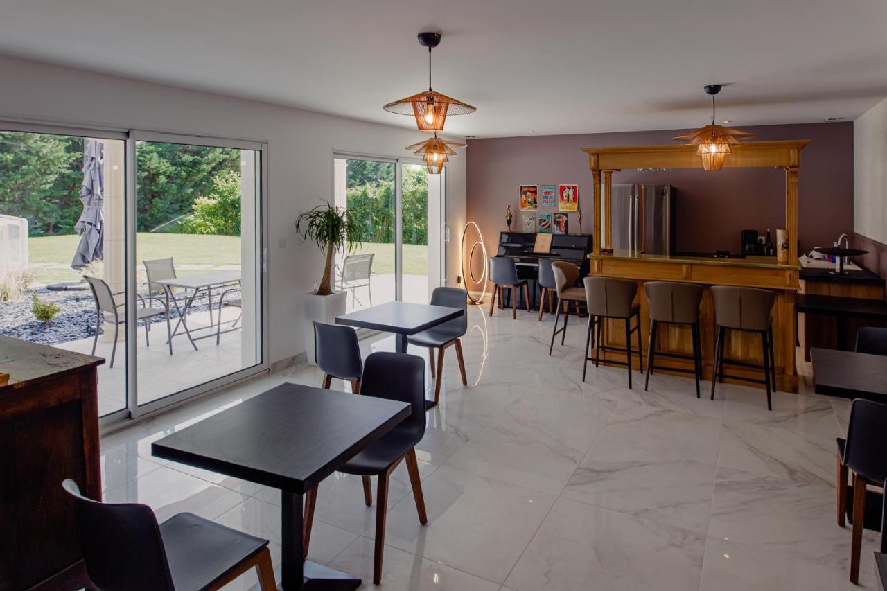 Villa Des Chenes-Adult Only Saint-Doulchard Екстер'єр фото